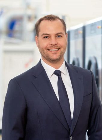 uber-uns-geschaftsleitung-Leiter-Professional-Samuel-Wildhaber-schulthess